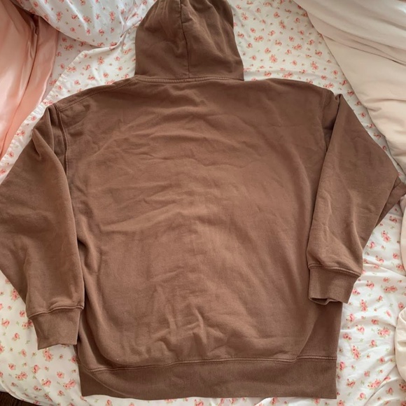 Brandy Melville Sweatshirt - Picture 2 of 2